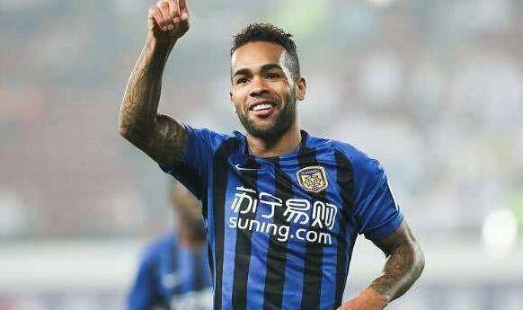  那不勒斯锋霸戴帽屠弱旅  