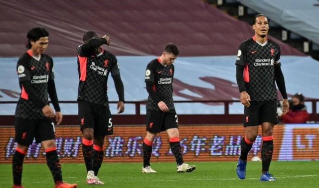  热刺防线送礼不断，利兹联逆转取胜终结五轮不胜  