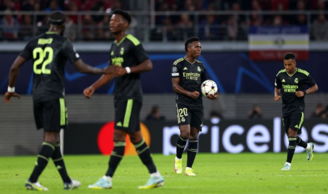  莱比锡红牛三连胜强势冲击欧冠席位  