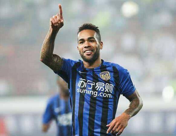  那不勒斯锋霸戴帽屠弱旅  