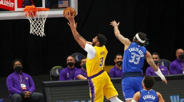  浓眉哥伤愈复出首秀湖人轻取马刺收获开门红